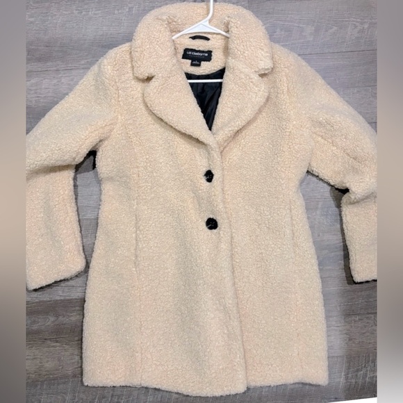 LIZ CLAIBORNE TEDDY COAT. (MED) - Picture 5 of 14